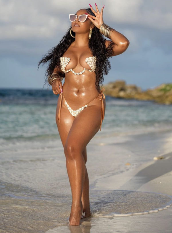 ‘Mariah is the Queen of Xmas, Ashanti is the Queen of Vacations’: Video of Ashanti Enjoying Herself Has Fans Calling Her ‘Queen of Vacations’