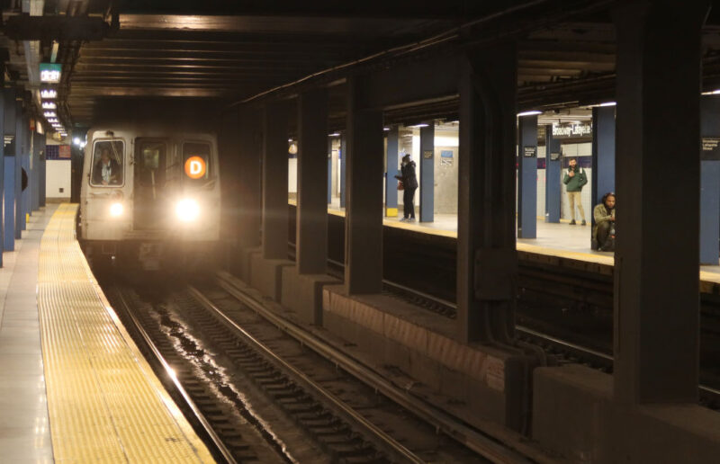 White Vigilante Chokes Unarmed Black ‘Vagrant’ To Death On NYC Subway, Isn’t Charged