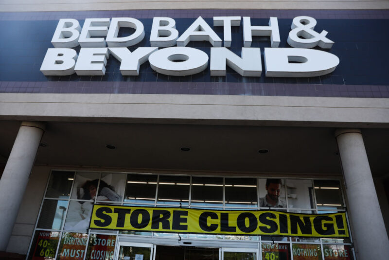 Video Shows ‘Karen’ Manager Call Cops On ‘Two Black Males’ Who Spent $600 Shopping At Bed, Bath & Beyond