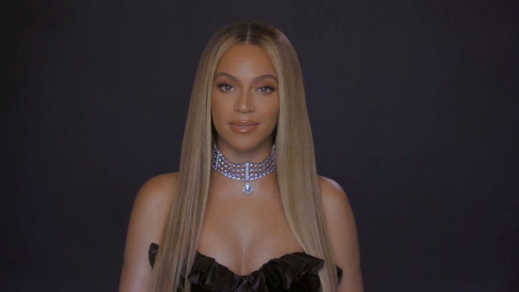 Beyoncé Teams Up With DSDT School In Detroit To Award Students $10,000 Scholarships