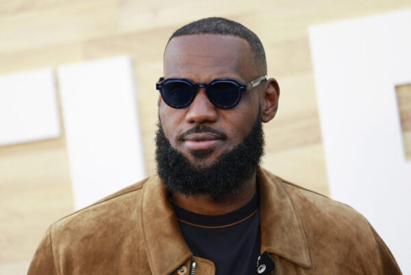 ‘What’s Next You Will Tweet About R Kelly?’| Some Fans Still Hate Deshaun Watson, But Are More Mad at LeBron James for Supporting Cleveland Browns QB On Social Media During NFL Game