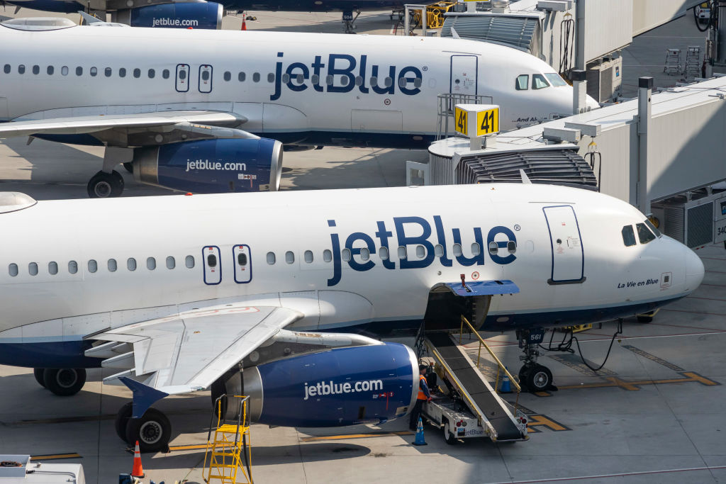 Video Shows ‘JetBlue Karen’ Accuse Black Flight Attendants Of Denying Alcohol Because She’s White