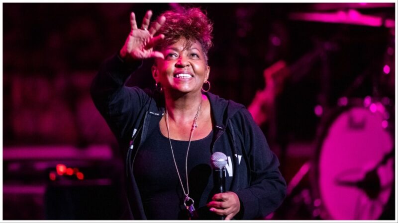 Anita Baker Explains Her Frequent Tardiness to the Stage, Claims Other Artists Wouldn’t Know Because ‘They’ve Never Sold Out an Arena’