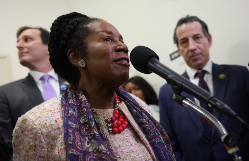 Rep. Sheila Jackson Lee Easily Wins Texas Primary Months After Houston Mayor Runoff Loss