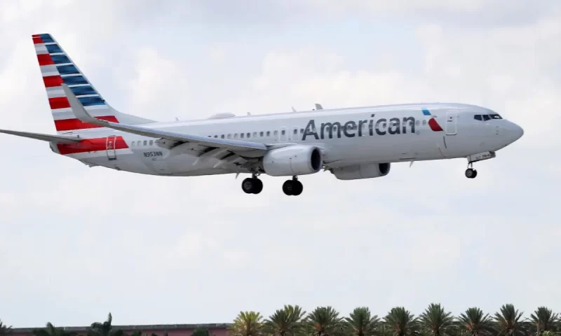 ‘Blue-eyed White Devils’: Drunken Man Spazzes on Passengers, Threatens to Crash American Airlines Plane; Has to be Placed In Headlock Before Arrest