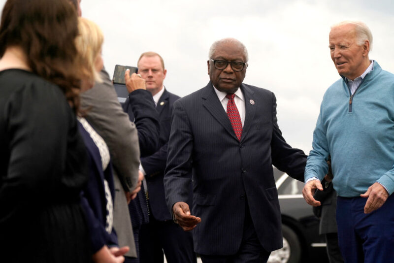 Rep. James Clyburn Among Notable Black Leaders Awarded Presidential Medal Of Freedom