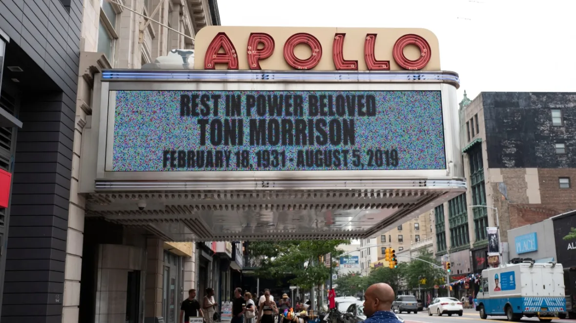 In a rare move, Harlem’s Apollo Theater named Kennedy Center Honors recipient