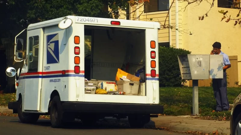 ‘Died on the Clock’: Family Challenges USPS Response to Death of Postal Service Employee Who Died from Possible Heat Stroke While Working In Back of Hot Truck