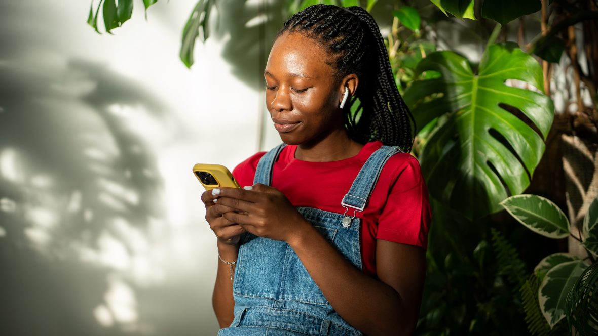 Nearly 10 minutes of online scrolling could lower self-esteem, new study finds