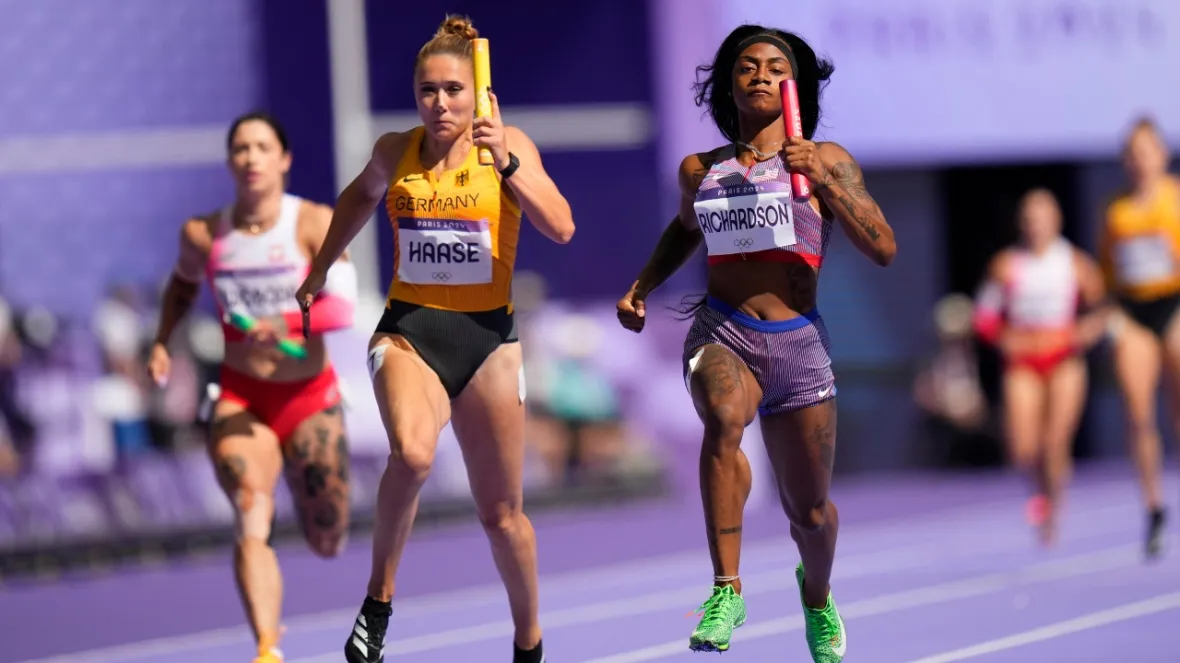 In Olympic relay, Sha’Carri Richardson saves US women, while men advance easily and Jamaica is out