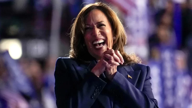 She’s the sitting vice president. She’s the candidate of change. How Harris is having it both ways