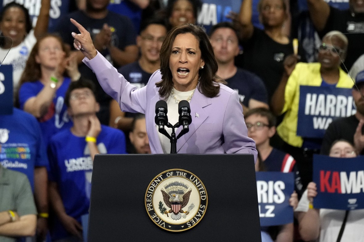 Harris pledges to work to end taxes on tips for service industry employees, echoing Trump vow