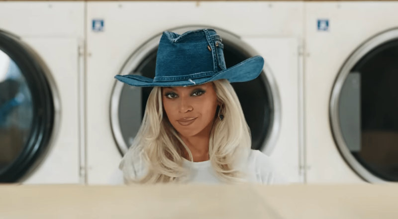 Beyoncé flaunts her ‘Levii’s Jeans’ in new campaign