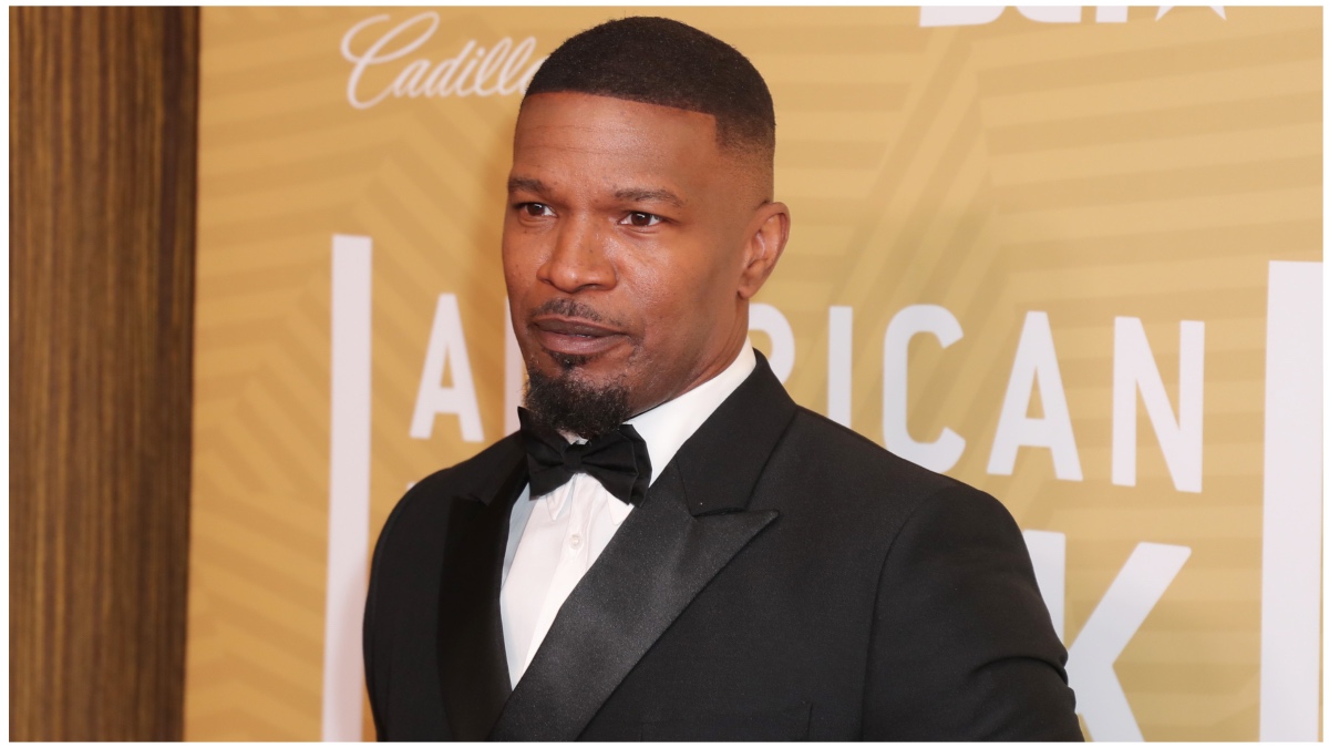 ‘He Loves Him Some Nilla’: Jamie Foxx Sparks Outrage with Shocking Public Outing Alongside White Girlfriend Who Is as Young as His Daughter