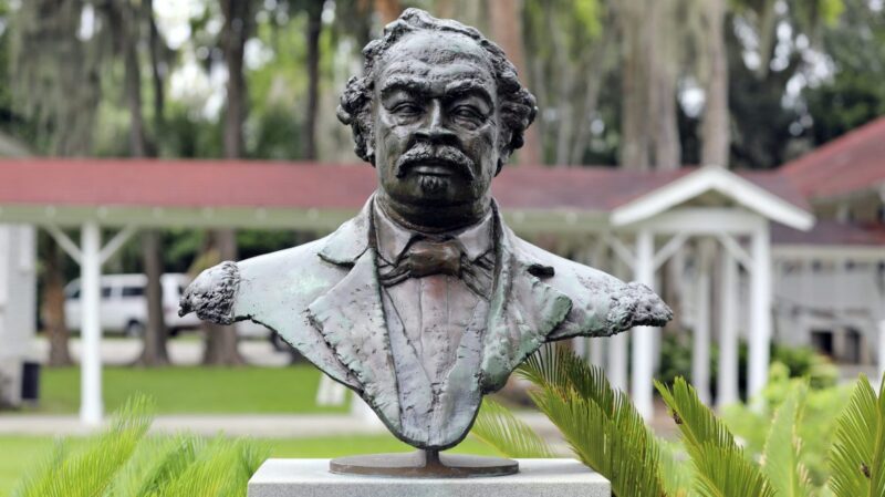 South Carolina to build first monument to an African American. Meet Robert Smalls