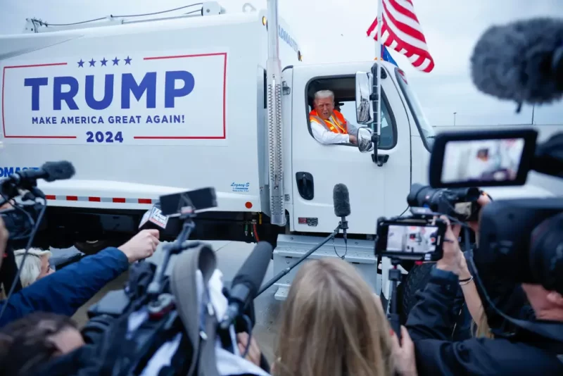 ‘Cringe at Max Level’: Donald Trump Trolls Joe Biden for Seemingly Calling His Supporters ‘Garbage’ But His Dark Orange Complexion Steals the Show