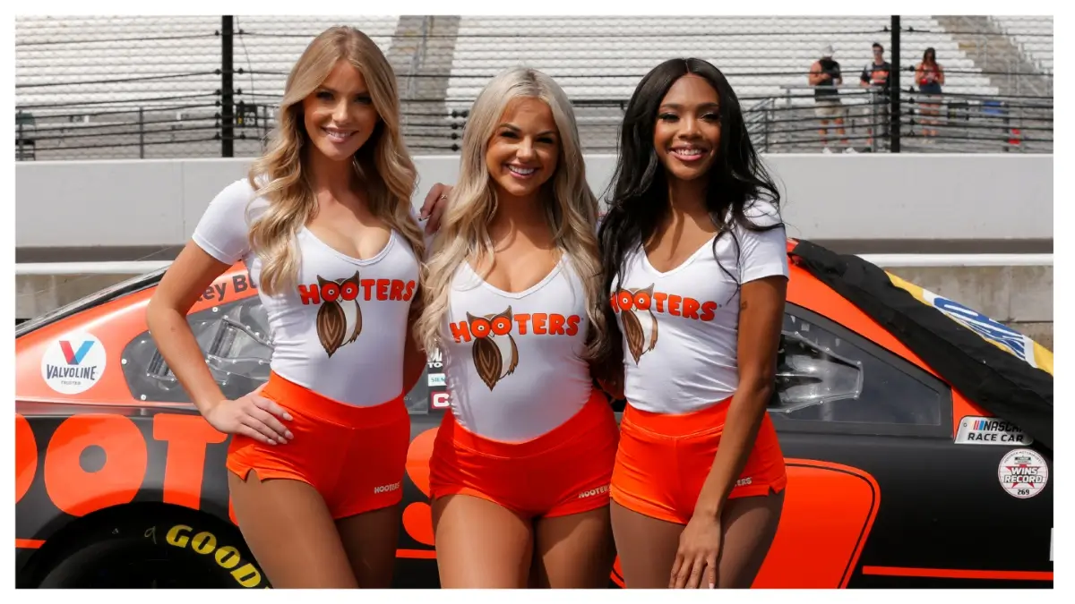 ‘Discriminatory’: Hooters to Pay $250,000 After Management Expressed Preference for White Servers Who They Claimed Were ‘More Presentable’ Than Black Girls