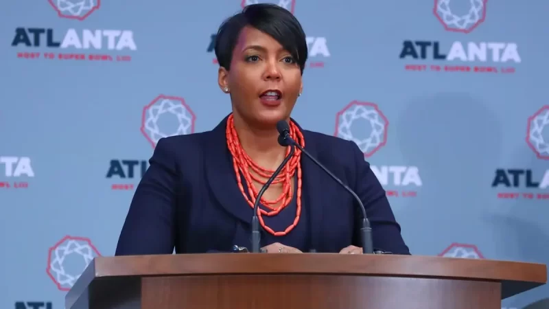 ‘None of Whom Looked Like Me’: Ex-Atlanta Mayor Keisha Lance Bottoms Allegedly Denied Seating at Restaurant for Violating Dress Code While Nonblack Patrons Dined In Flip Flops and Shorts