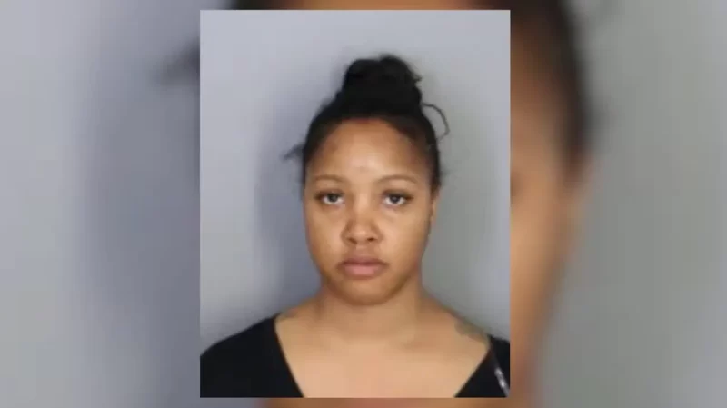 ‘B****, You Not Going Nowhere’: Hairstylist Arrested After Allegedly Locking Client Inside Store, Using Scissors to Threaten Her to Pay Extra $50 on Top of $460 Appointment