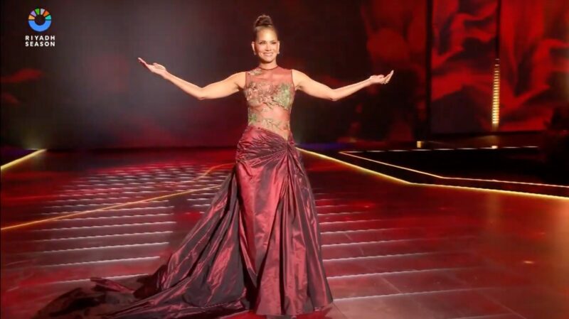 Halle Berry stuns fans by re-wearing her iconic 2002 Oscars gown