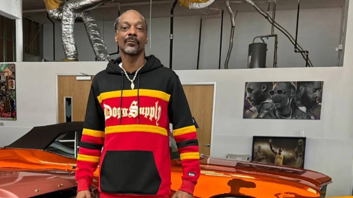 ‘Why His Hand on Her A—’: Resurfaced Photo of Snoop Dogg with a ‘Baddies’ Star Sparks Outrage Among Fans Who Bring Up His Past Infidelities