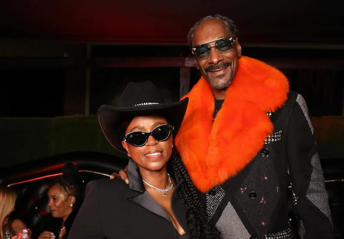 ‘I’m Sure She Has Put Up with a Lot’: Fans Blast Snoop Dogg’s Wife for ‘Sticking By’ Alleged Cheating as Rapper’s Affectionate Act Sparks Criticism  