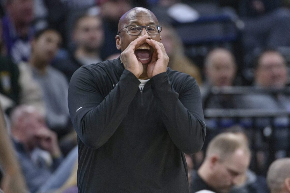 Kings fire coach Mike Brown less than halfway through his 3rd season