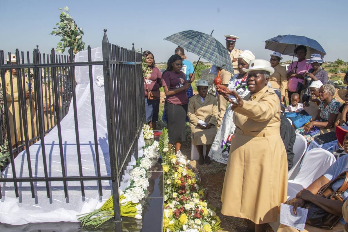 It’s the holidays in Zimbabwe. Time to celebrate by unveiling a family tombstone