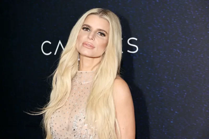 ‘You are a Mother of 3 Children!’: Fans Enraged Over Jessica Simpson’s Unrecognizable Look as Extreme Weight Loss and Sexy Outfit Spark Concern