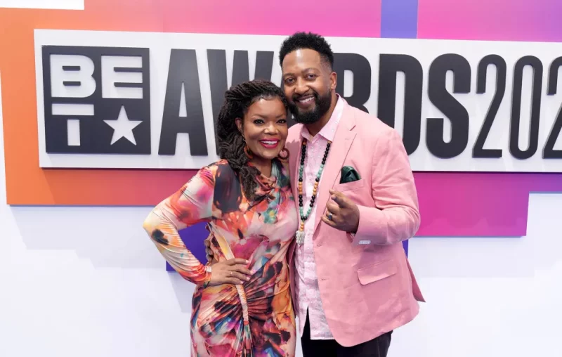 Yvette Nicole Brown and Anthony Davis tie the knot: ‘My happy ending’