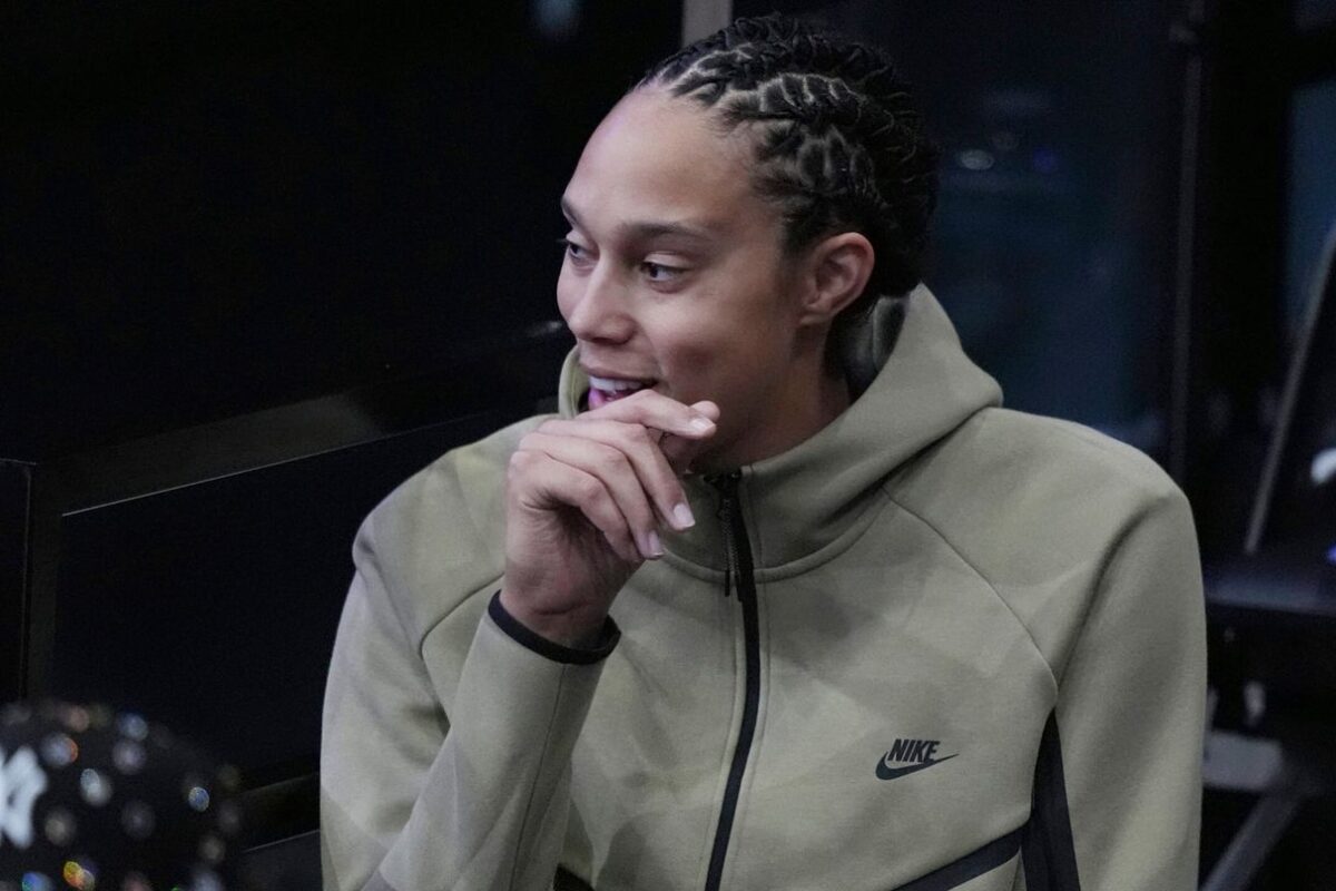 Brittney Griner plans to sign with the Atlanta Dream, ending her 11-year run with Phoenix