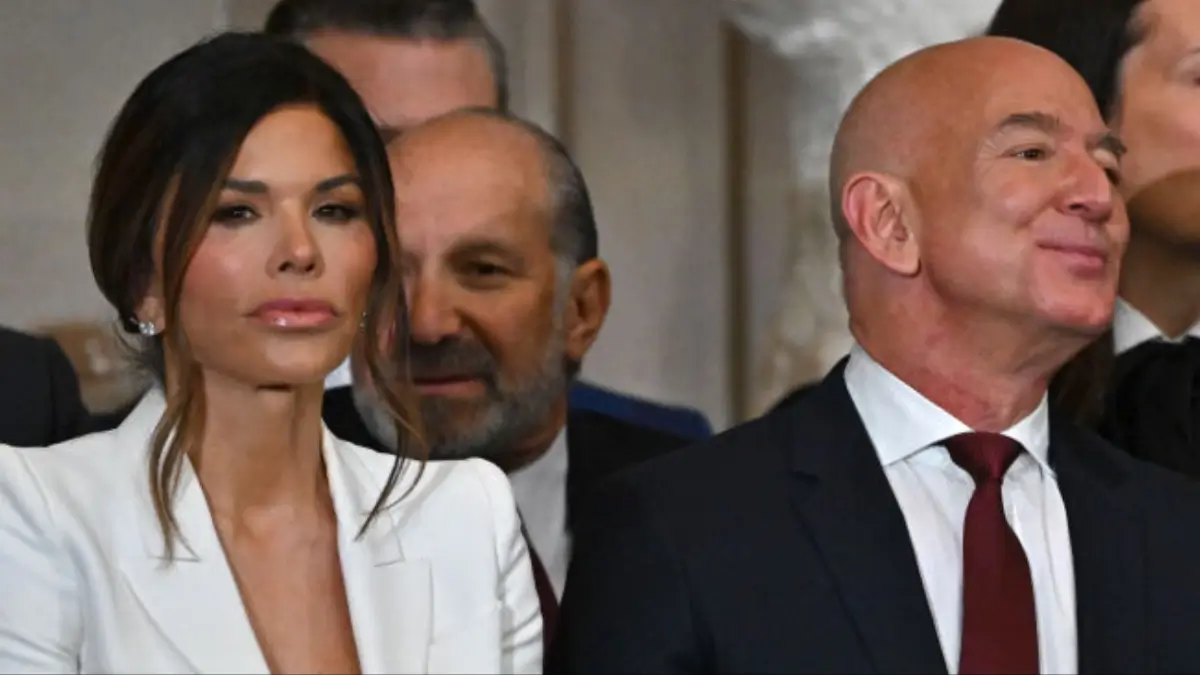 Jeff Bezos Has Unexpected Reaction to Men Gushing Over Fiancée Lauren Sánchez 