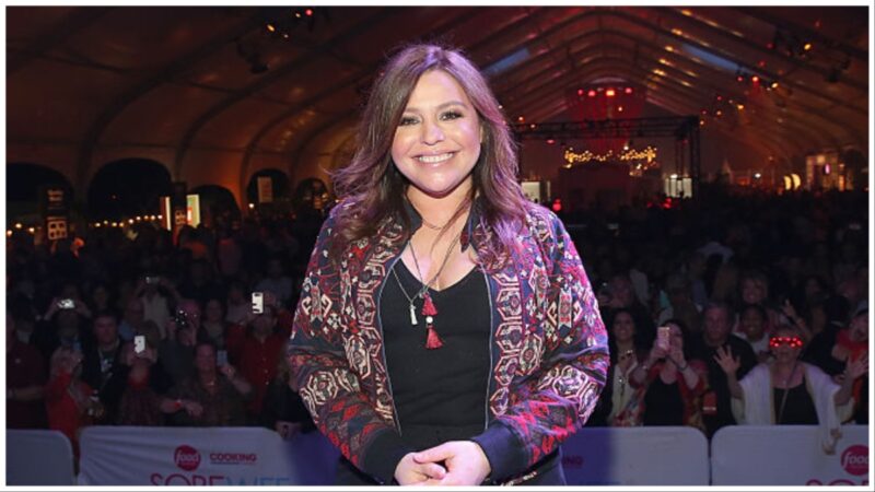 ‘What Happened to This Lady?’: Rachael Ray’s Latest Cooking Video Sparks Health Concerns as Fans Point Out Her Odd Behavior