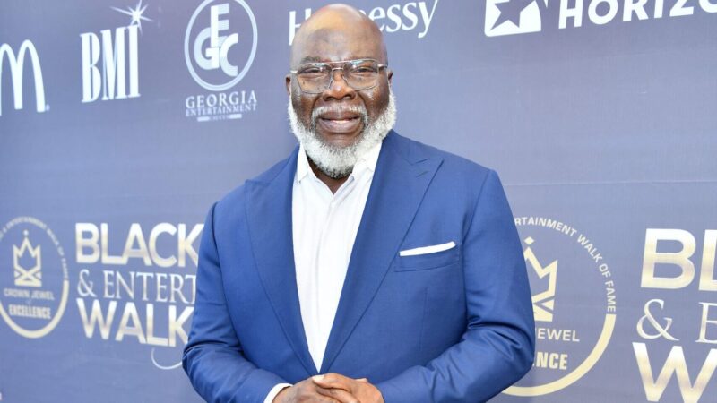 T.D. Jakes reveals he had a ‘massive heart attack’ on stage