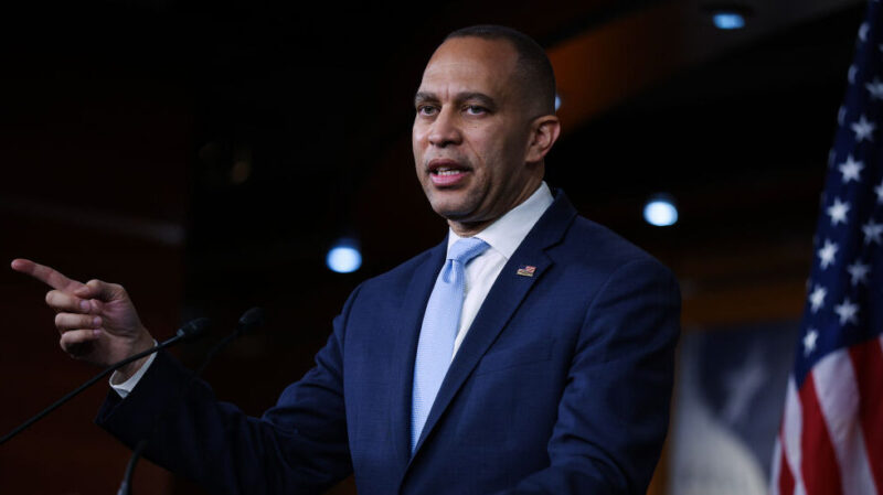 Hakeem Jeffries slams idea that Trump is ‘unstoppable,’ says ‘Dude is not winning anywhere’