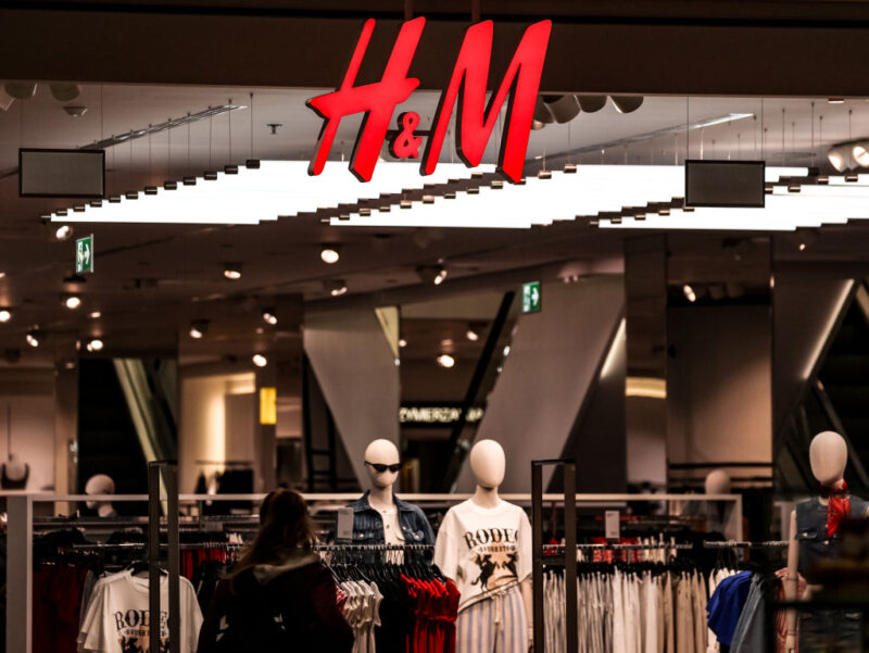 H&M Karen Goes Viral For Refusing Service To Black Girls And Saying ‘There’s No Reason’ When Asked Why