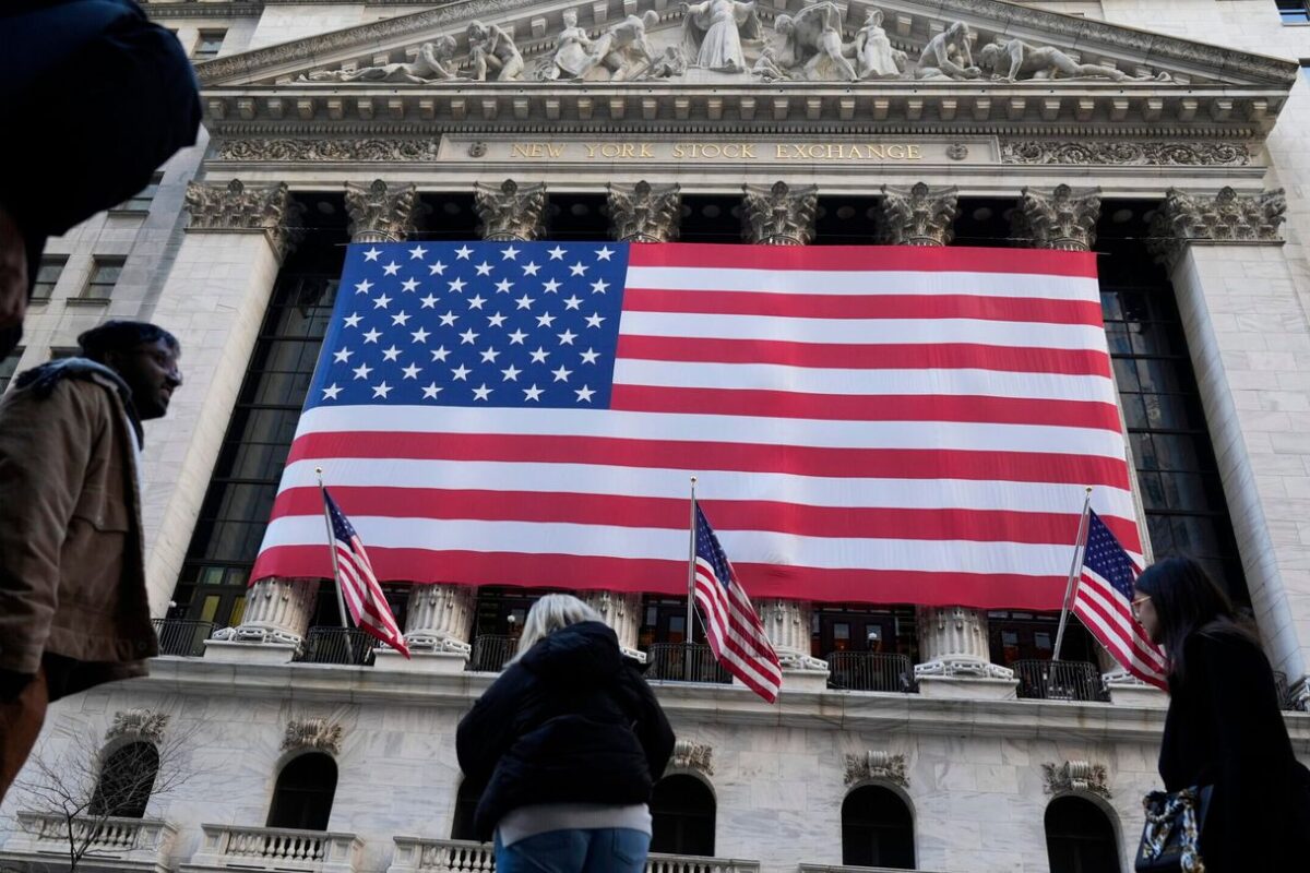 US stocks sink with the US dollar’s value as investors retreat further from the United States