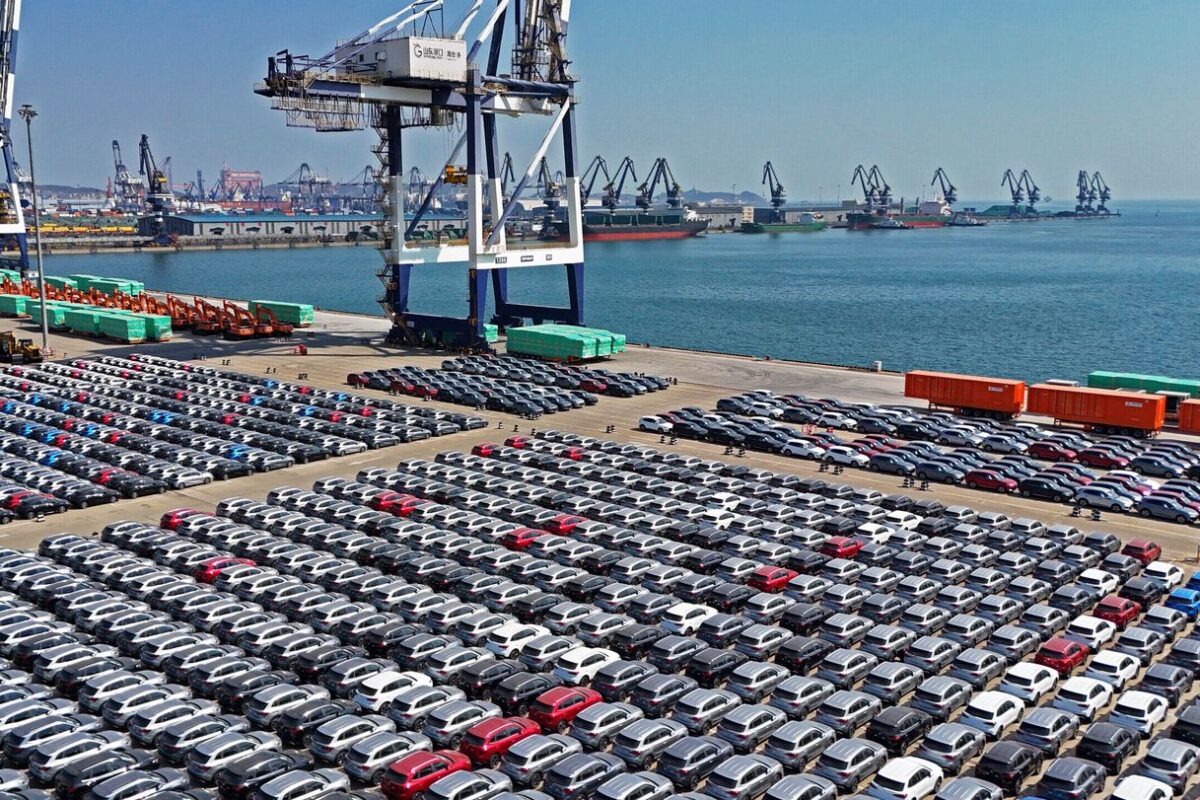 China hits back at US and will raise tariffs on American goods from 84% to 125%