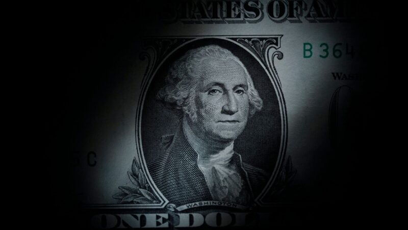 Strange sell-off in the dollar raises the specter of investors losing trust in the US under Trump