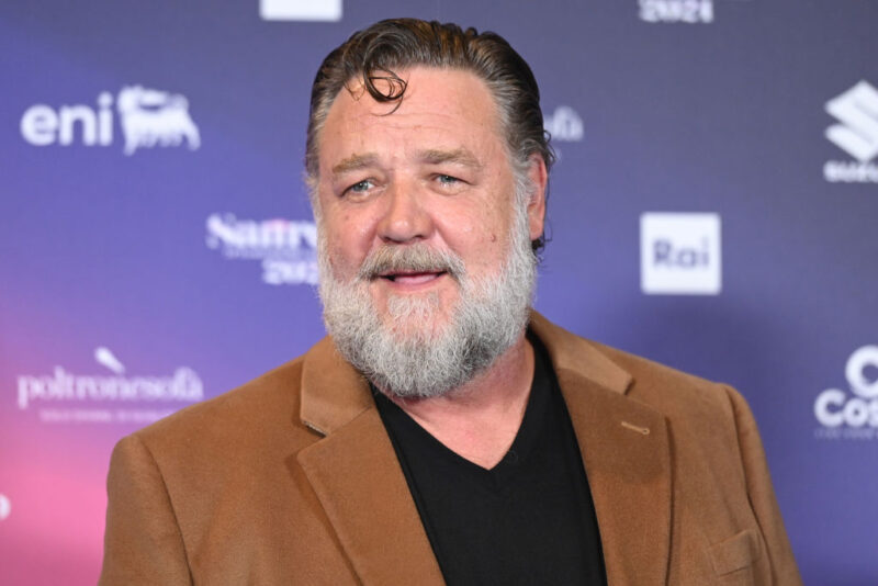 ‘Is That His Adopted Daughter?’: Russell Crowe, 61, Seen In London Outing with 32-Year-Old Fiancée – Fans Think They Eloped After Calling Off Wedding