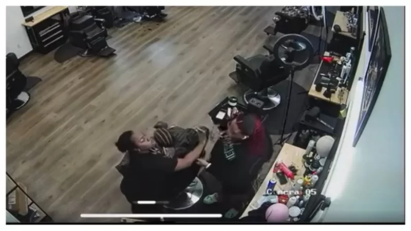 ‘The Police Did Nothing!’: Louisiana Mother Seen In Video Struggling with Hairstylist Trying to Cut Off 11-Year-Old Girl’s Braids Over Late Fee; Family Demands Charges After Stylist Was Fired