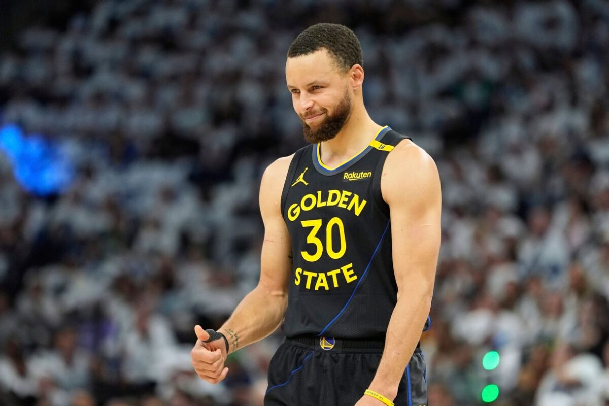 Warriors sideline Curry for at least a week with hamstring strain, putting rest of series in flux