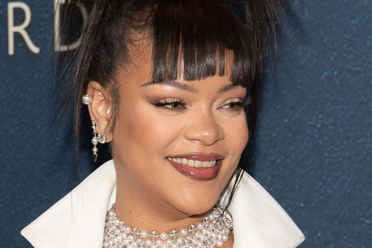 Rihanna touches down in New York bumping along with baby number 3!