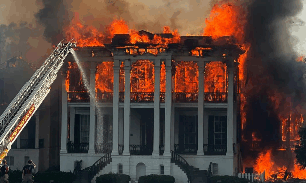 Nottoway Plantation, America’s largest remaining antebellum plantation house, destroyed in fire 