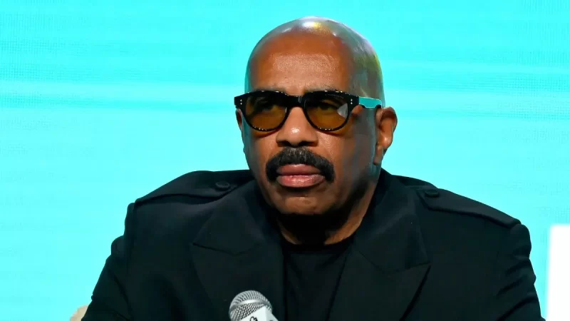 ‘Looks Like He … Dropped 20-30 Pounds’: Steve Harvey’s Unrecognizable Look in ‘Sharp’ New Suit Has Fans Calling Him ‘Slim’