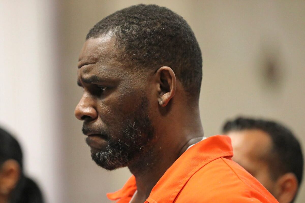 R. Kelly claims an inmate was hired to kill him, asks for release from prison, house arrest