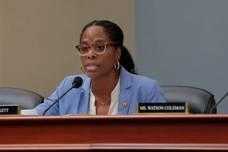 ‘We Don’t Interrupt Individuals’: Black Congresswoman Schools Treasury Secretary on  Etiquette After He Cuts Her Off During House Committee Hearing