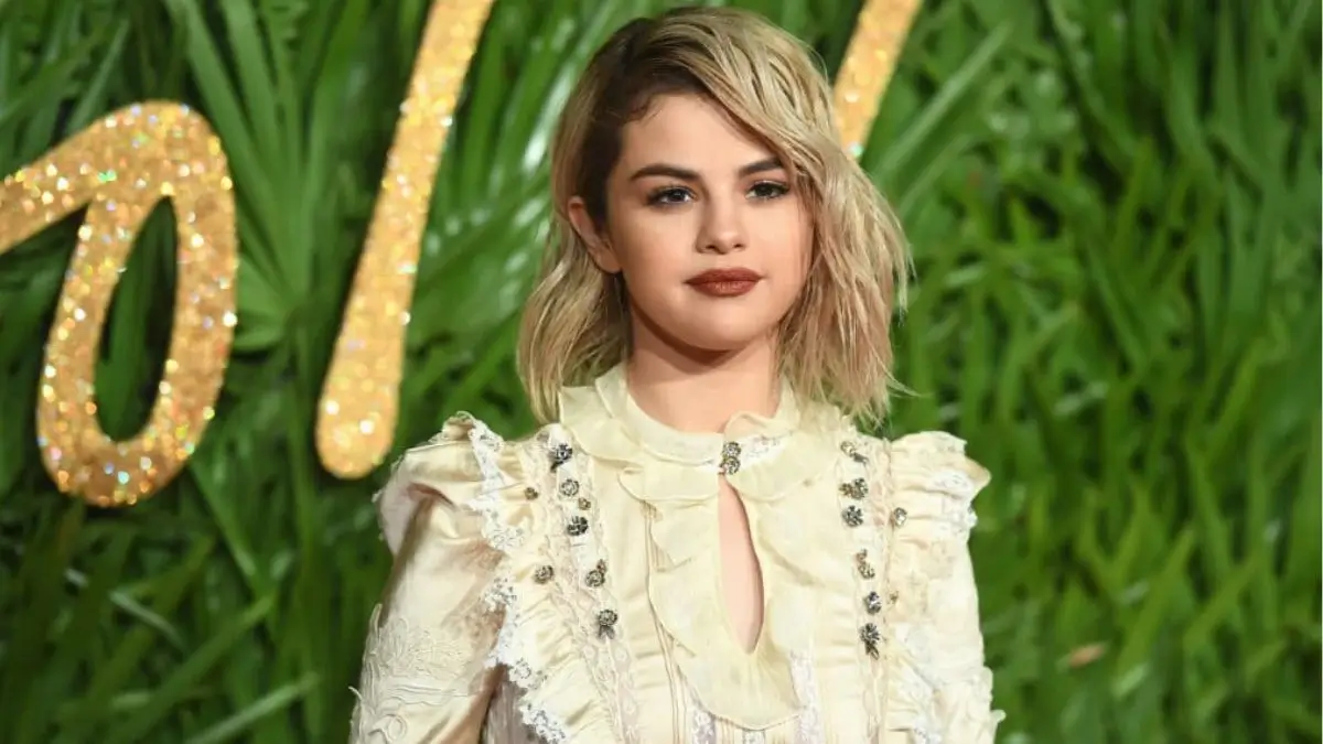 ‘What Did She Do to Her Face?’: Selena Gomez’s Unrecognizable Selfie Has Fans Zooming In on Her New Look