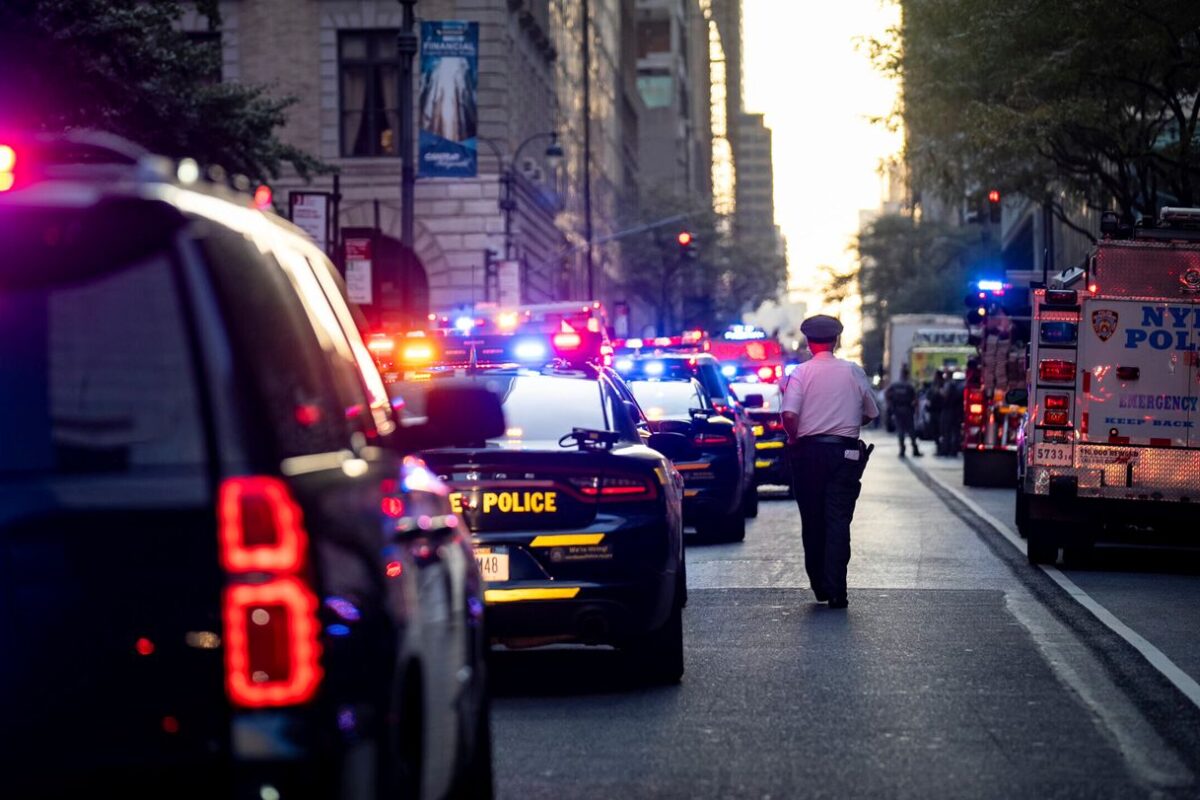 Gunman who killed 4 at Manhattan office building was targeting NFL headquarters, mayor says