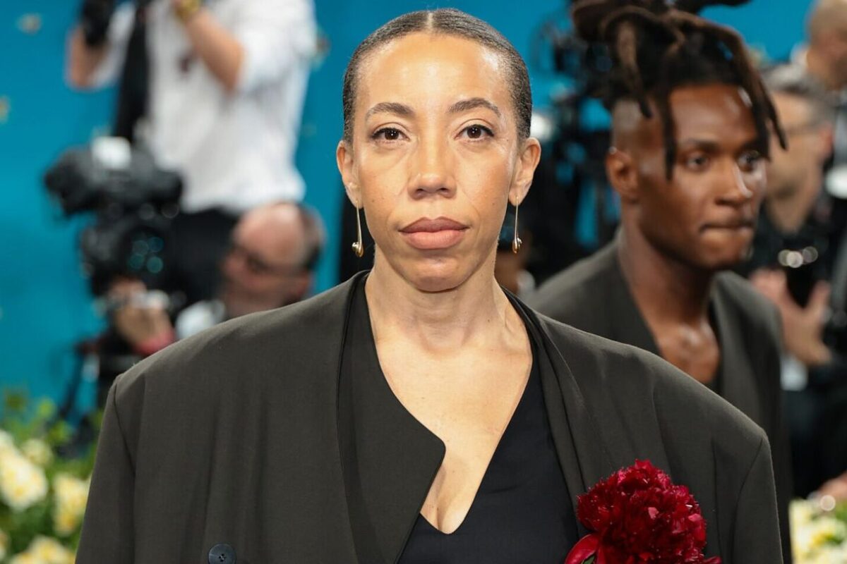 Amy Sherald cancels Smithsonian art show over censorship of trans-themed painting